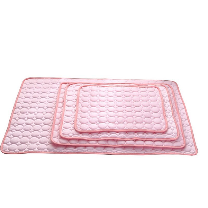 Bichoushop kühlende Haustiermatte in Rosa mit gestepptem Muster in drei verschiedenen Größen gestapelt