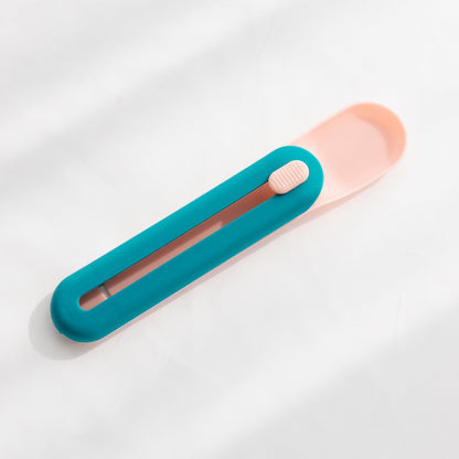 Bichoushop Futterlöffel für Katzen in Blau und Rosa mit praktischem Schiebemechanismus für saubere Snackfütterung